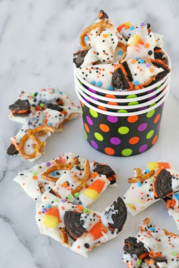 Yes, please. Nom. Nom. 20 of the Best Halloween Treats on Pinterest | Cartageous.com/Blog