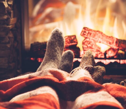 What to Look for When Buying a Faux Fireplace